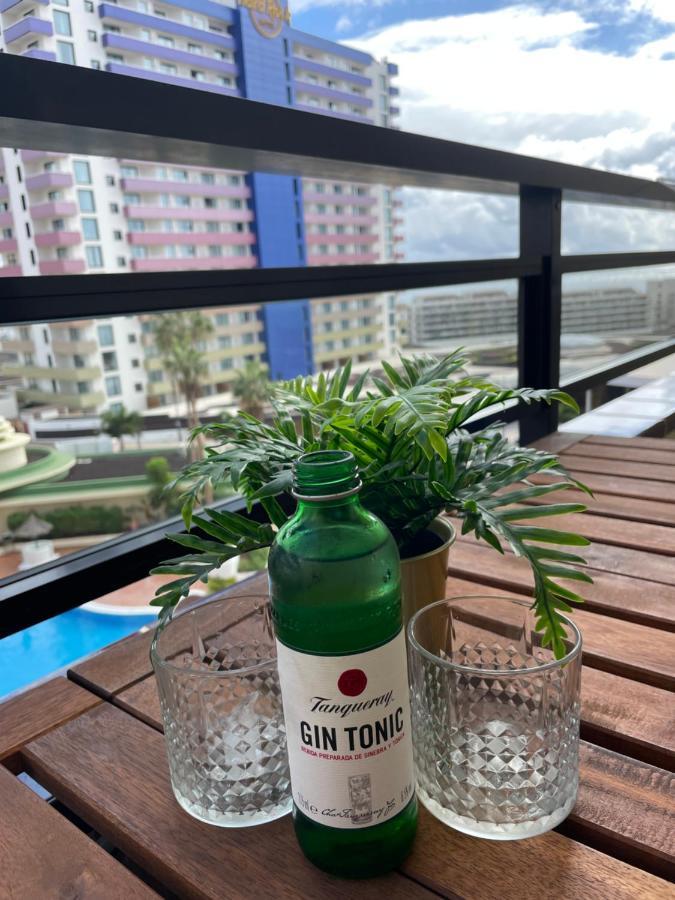Modern 2-Bedroom Apartment With Stunning View 아데제 외부 사진